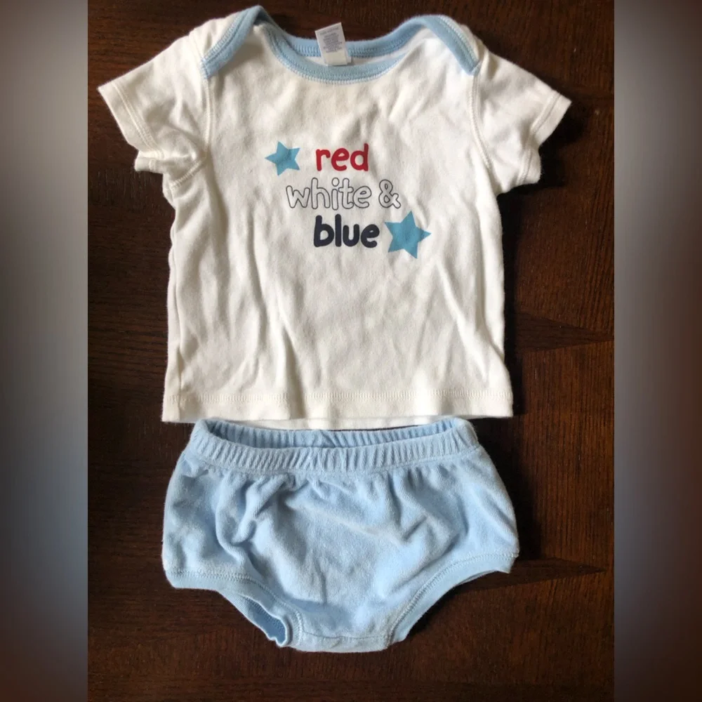 Baby Gap Red White and Blue 2 piece set Stars bloomers & t shirt Sz 6- 12 months